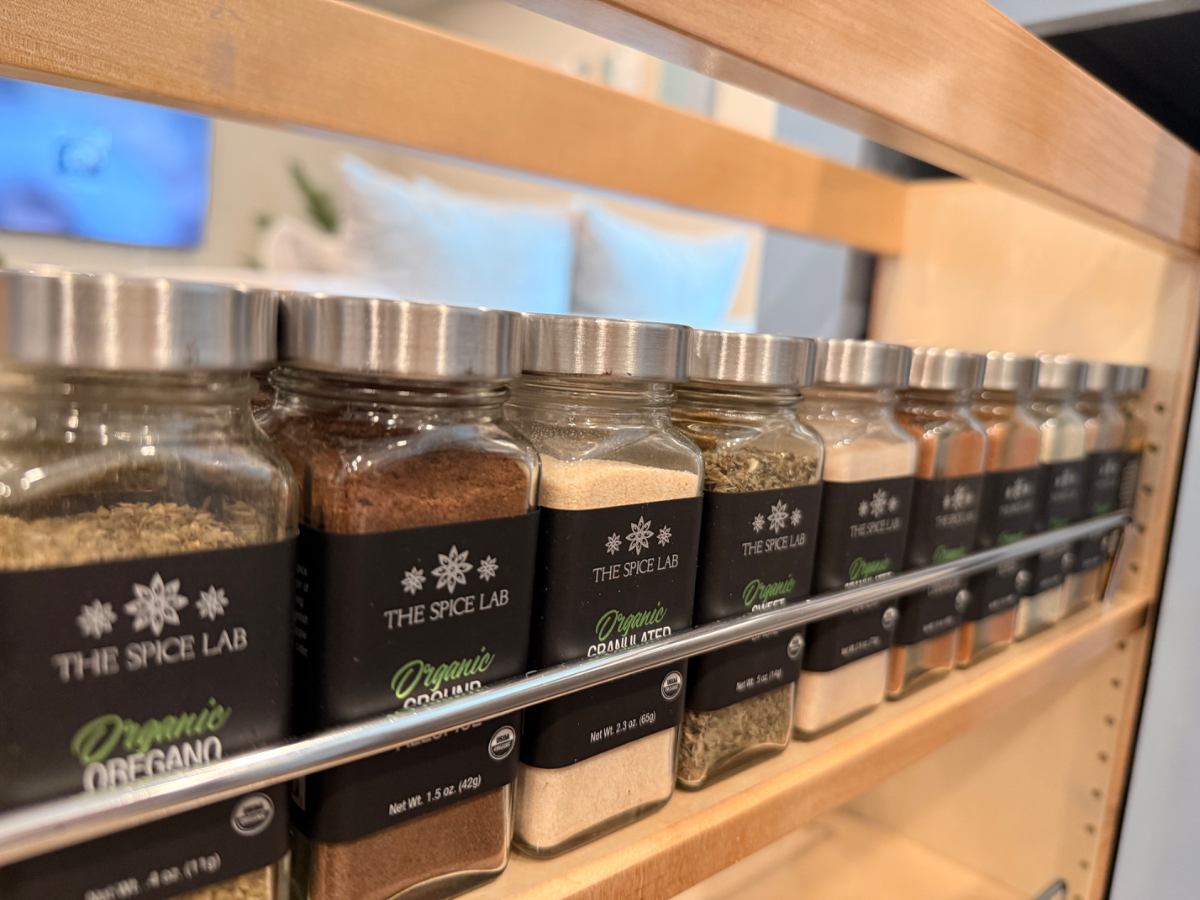 Pull-out spice rack with labeled seasonings